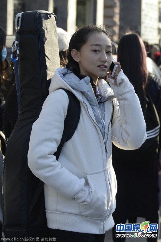 2015艺考大军流行素颜：考生不遮丑侧颜似古力娜扎
