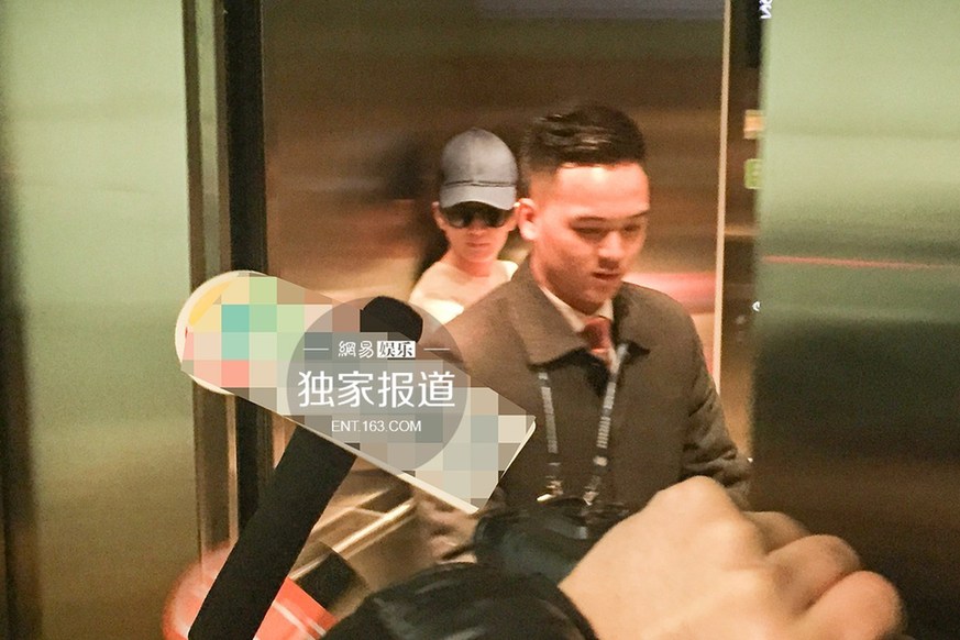 黄奕独自回京 未见前夫黄毅清现身堵截