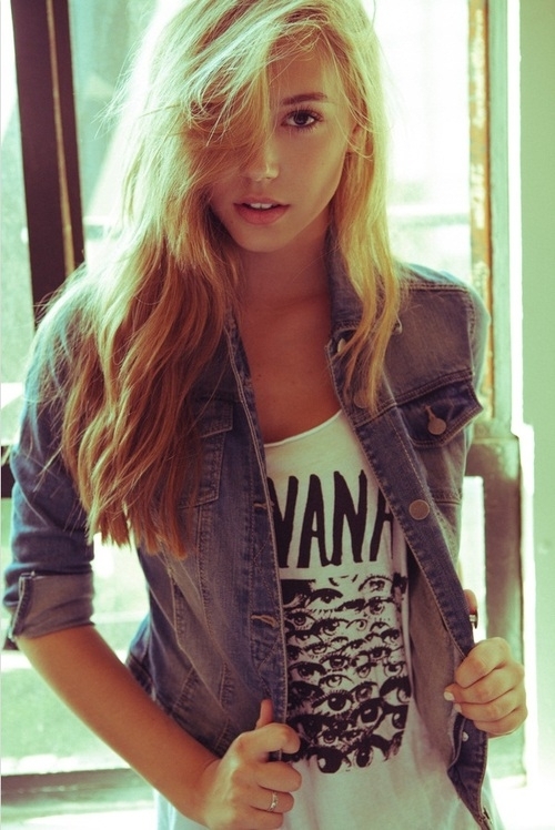 美90后嫩模比基尼照 性感半球迷人曲线