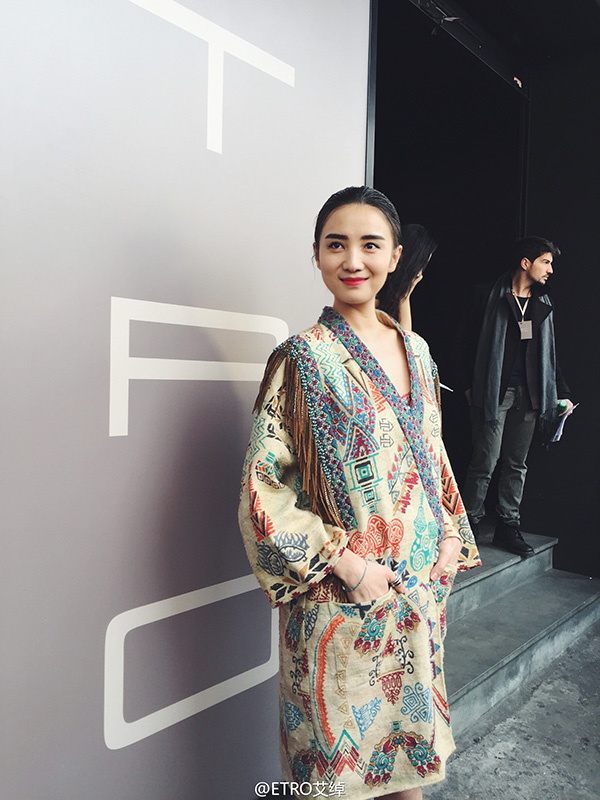 2015时装周华人女星造型盘点 昆凌“拖鞋”造型遭吐槽