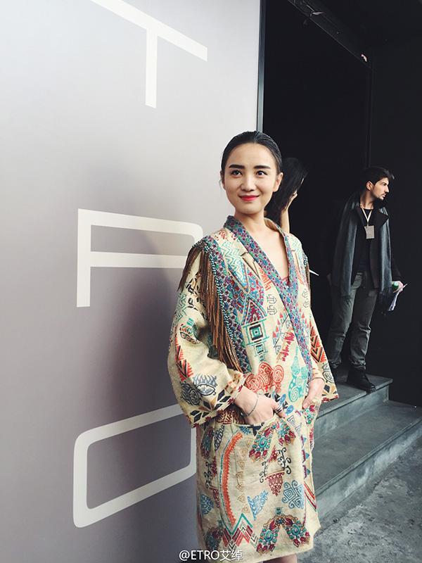 2015时装周华人女星造型盘点 昆凌“拖鞋”造型遭吐槽