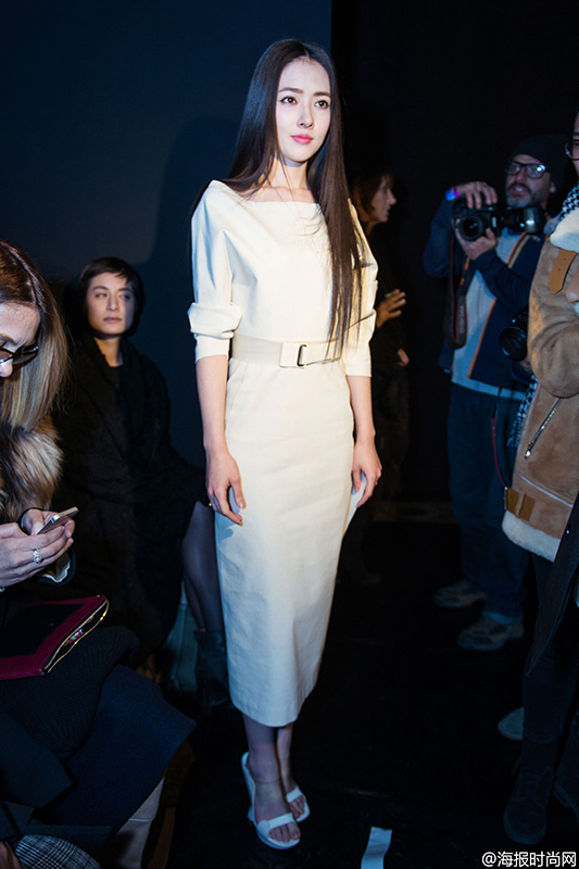 2015时装周华人女星造型盘点 昆凌“拖鞋”造型遭吐槽