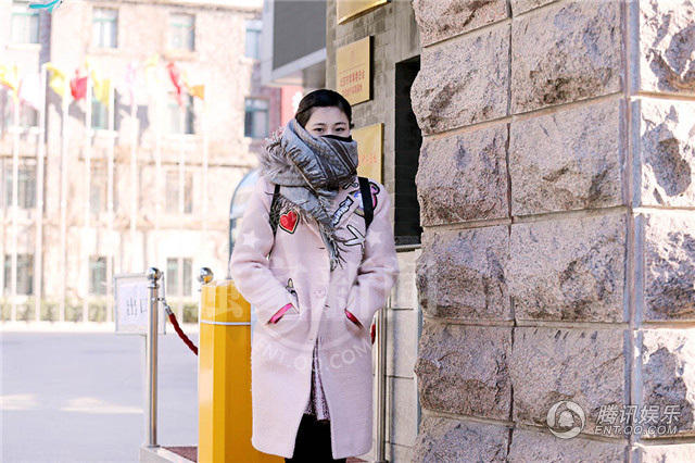 艺考的学生包裹严实