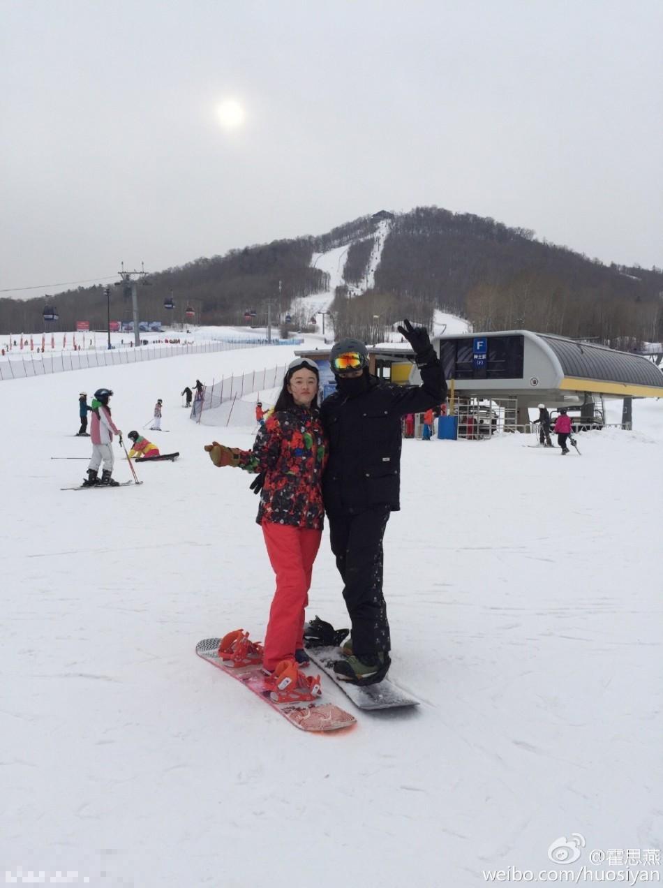 霍思燕和老公杜江滑雪