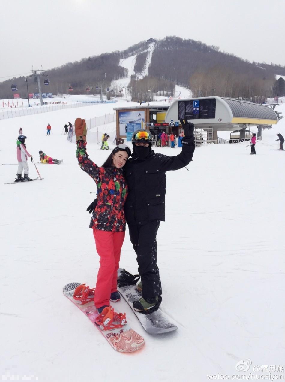 霍思燕和老公杜江滑雪
