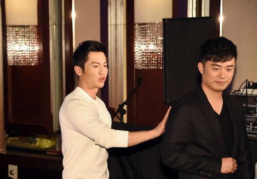 陈赫婚变后首亮相圆润发胖 搂李晨挤眉弄眼撒娇表兄弟情