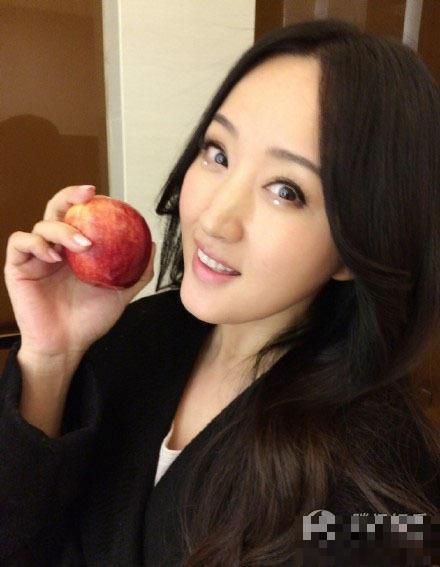 杨钰莹此前的微博自拍