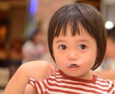 大眼萝莉韩小野萌炸天