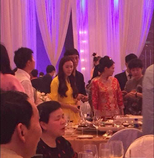 旧爱新欢尴尬同台 霍启刚郭晶晶田亮合照