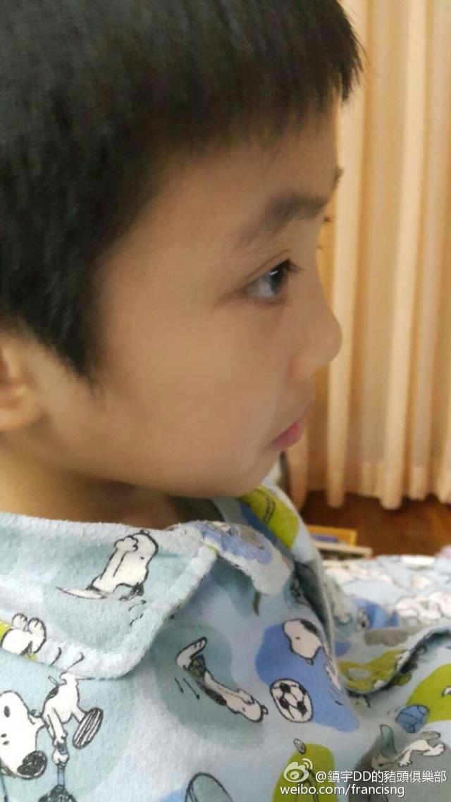 费曼认真看电视