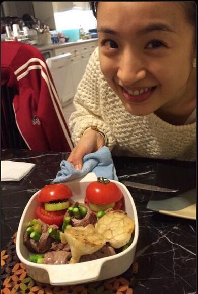 林依晨烹制美食