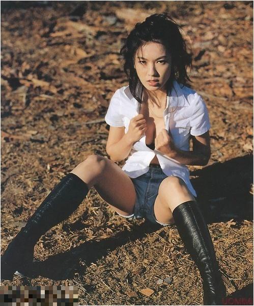 39岁林熙蕾16年前写真曝光 比基尼照性感