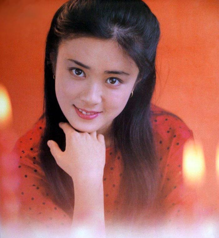 图揭80年代绝色女星：李小璐妈妈清纯 潘虹撞脸王菲