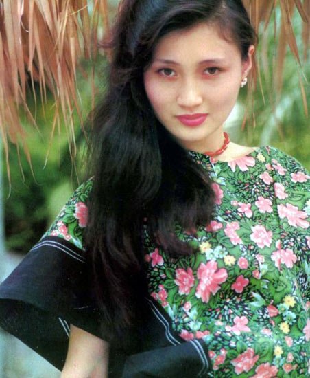 80年代绝色女星：李小璐妈妈清纯 潘虹撞脸王菲