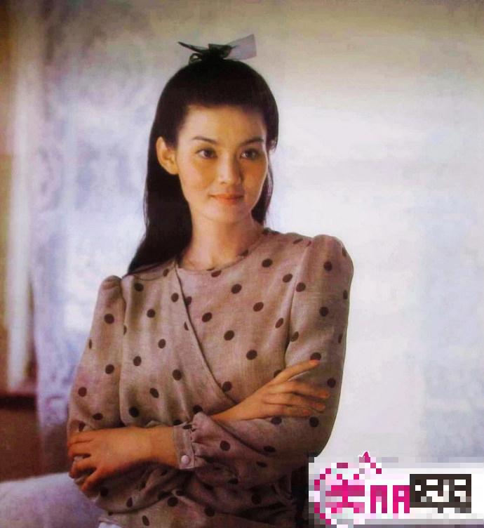 80年代绝色女星：李小璐妈妈清纯 潘虹撞脸王菲