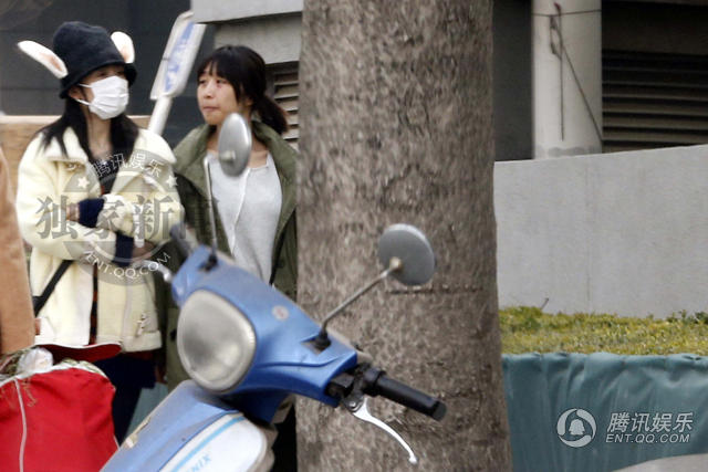 谢娜包裹得很严实