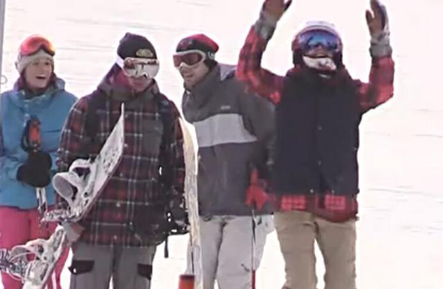 张雨绮与神秘男滑雪