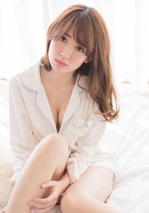 小嶋阳菜疑转型拍大尺度写真 翘臀无敌