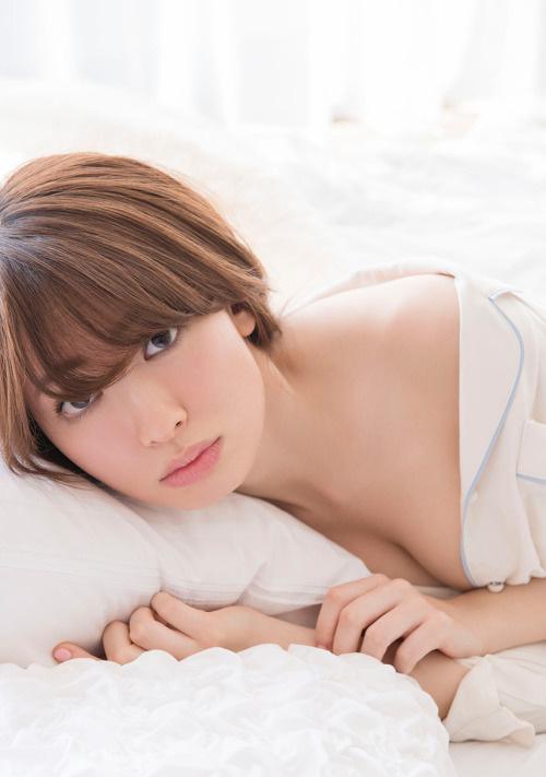 小嶋阳菜疑转型拍大尺度写真 翘臀无敌