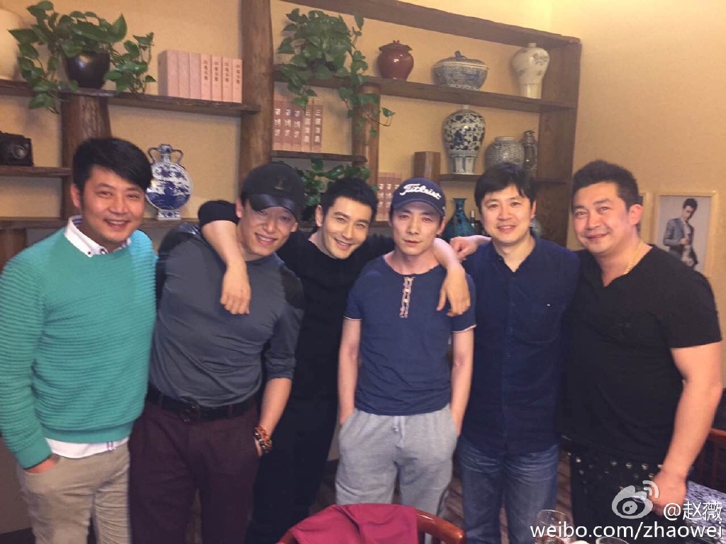 黄晓明参加北影96班同学会 赵薇遗憾缺席颜丹晨成靓花