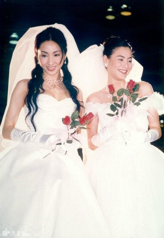 张柏芝黎姿罕见婚纱照曝光 大秀火辣身材