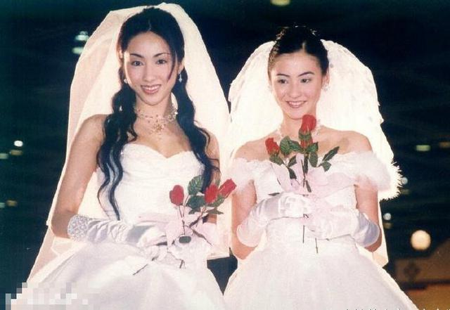 张柏芝黎姿罕见婚纱照曝光 大秀火辣身材