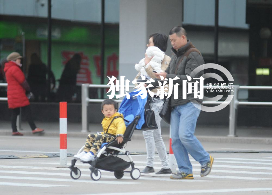 家中御用司机在娘娘孙俪身边守护