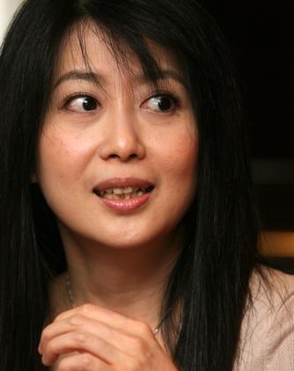 细数因牙齿变丑明星 女星几乎都整过牙