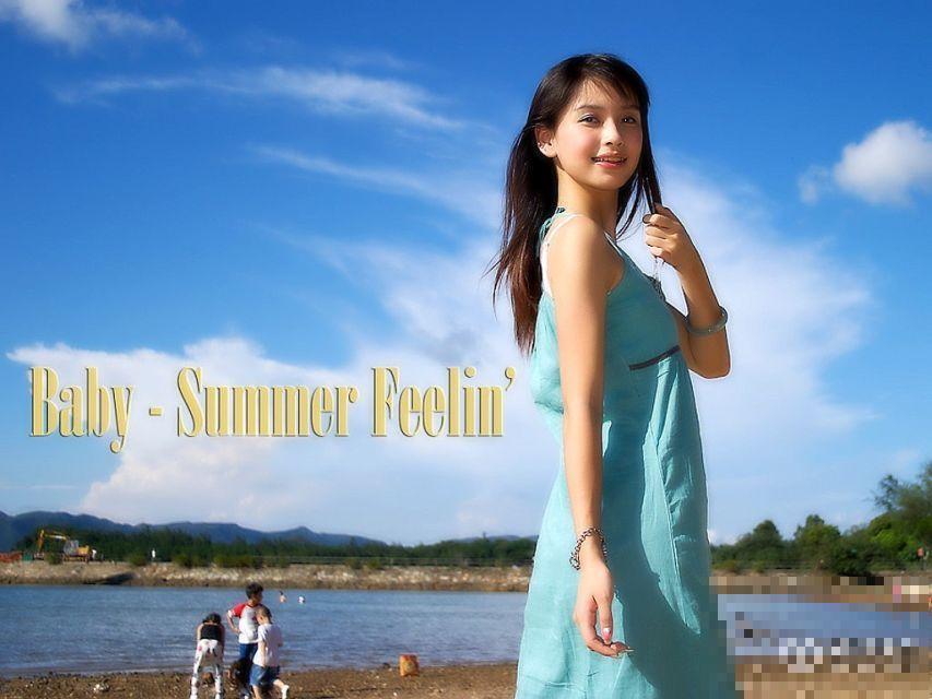 Angelababy14岁写真曝光 戴美瞳青春稚嫩