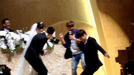 李光洙嫁亲妹妹疯魔狂舞 赵寅成宋仲基RM成员到场祝贺