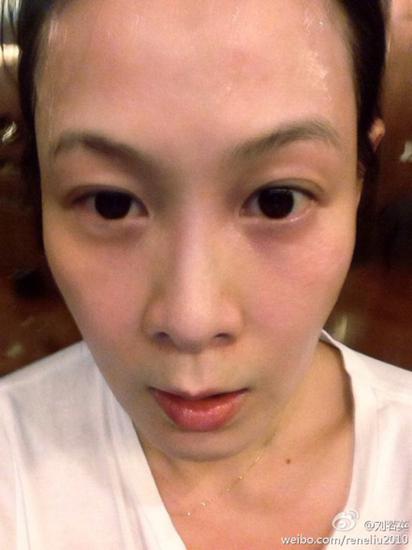 景甜秀肌肉照 盘点那些爱健身的女明星 