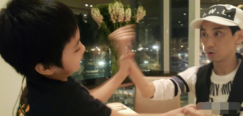 费曼现场传授达明空手道