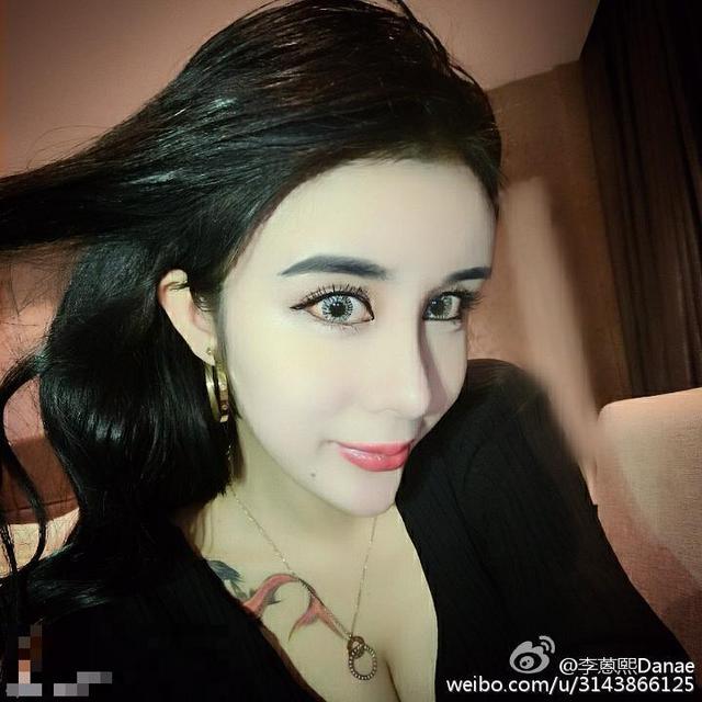 15岁萌少女整容变蛇精 高调炫富遭抨击