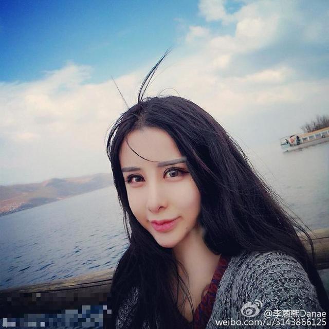 15岁萌少女整容变蛇精 高调炫富遭抨击