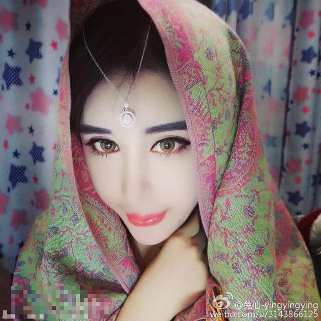 15岁萌少女整容变蛇精 高调炫富遭抨击