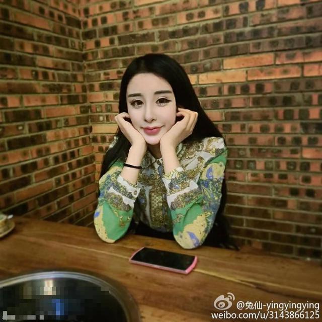 15岁萌少女整容变蛇精 高调炫富遭抨击