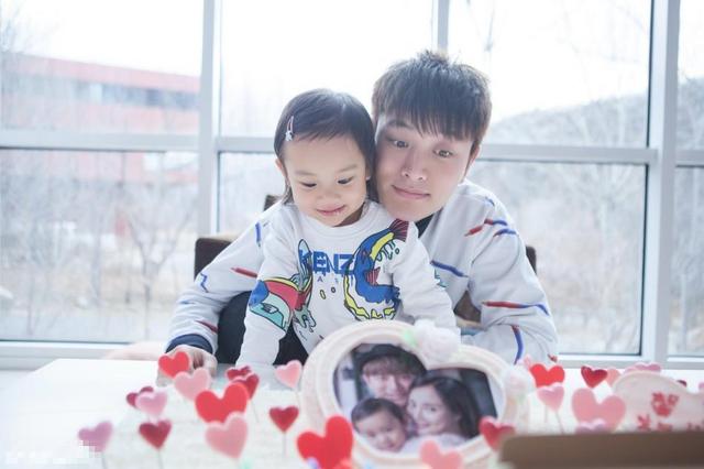 乃爸与甜馨的温情时刻