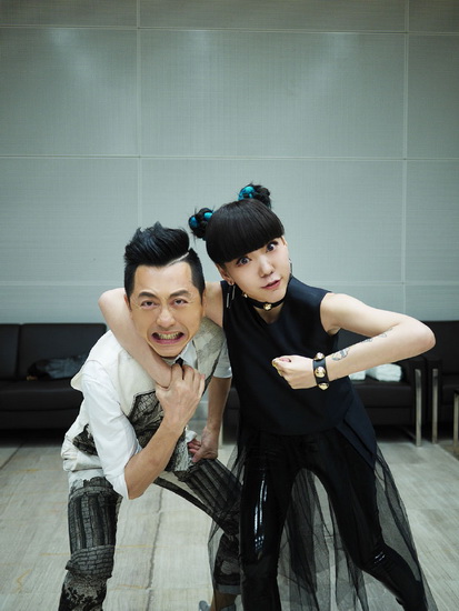 网曝吴莫愁与庾澄庆疑似同居 师徒恋或成真