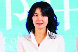 王菲身材纤瘦疑未怀孕 被曝将复出开唱