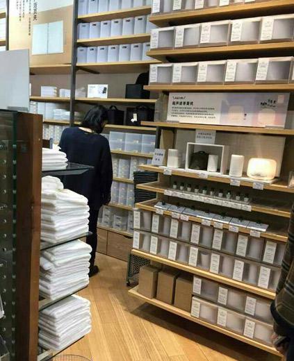 王菲身材纤瘦疑未怀孕 被曝将复出开唱