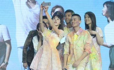 《左耳》首映 欧豪：对身材自信 女演员说我油腻