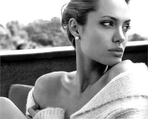 切了奶丢了宫 安吉丽娜朱莉背后是否依然光彩