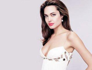 切了奶丢了宫 安吉丽娜朱莉背后是否依然光彩