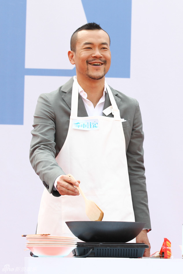 冯小刚“三炮”汤唯不留情面：吃货抽烟智商低