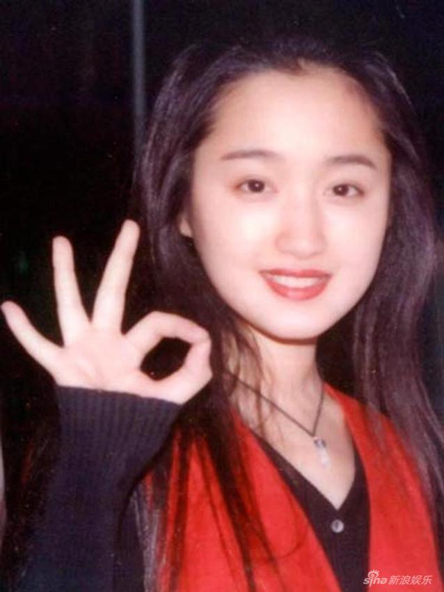杨钰莹青涩成长照 85年参加央视节目出道 杨钰莹青涩成长照 85年参加央视节目出道