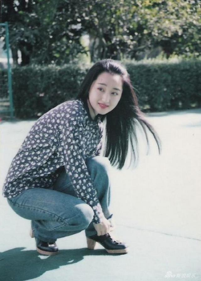 杨钰莹青涩成长照 85年参加央视节目出道 杨钰莹青涩成长照 85年参加央视节目出道