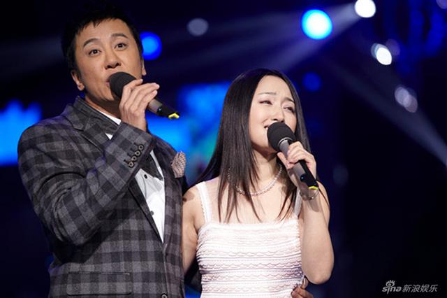 杨钰莹青涩成长照 85年参加央视节目出道 杨钰莹青涩成长照 85年参加央视节目出道