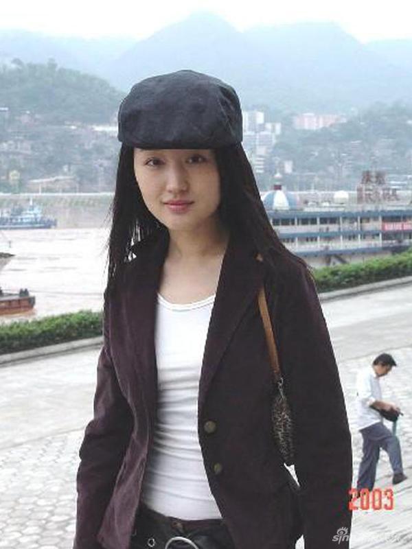 杨钰莹青涩成长照 85年参加央视节目出道 杨钰莹青涩成长照 85年参加央视节目出道