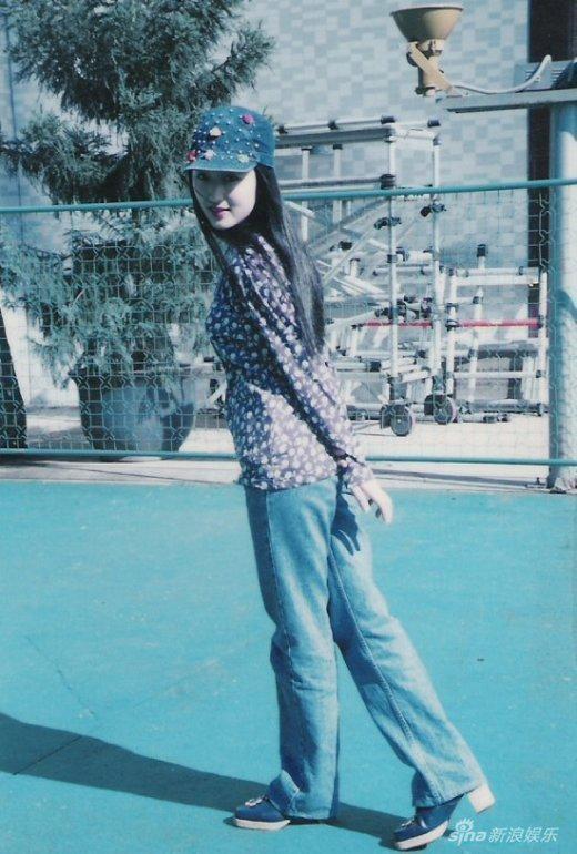 杨钰莹青涩成长照 85年参加央视节目出道