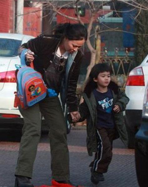 图揭豪门星二代奢靡生活:王诗龄名牌傍身秒杀三线明星